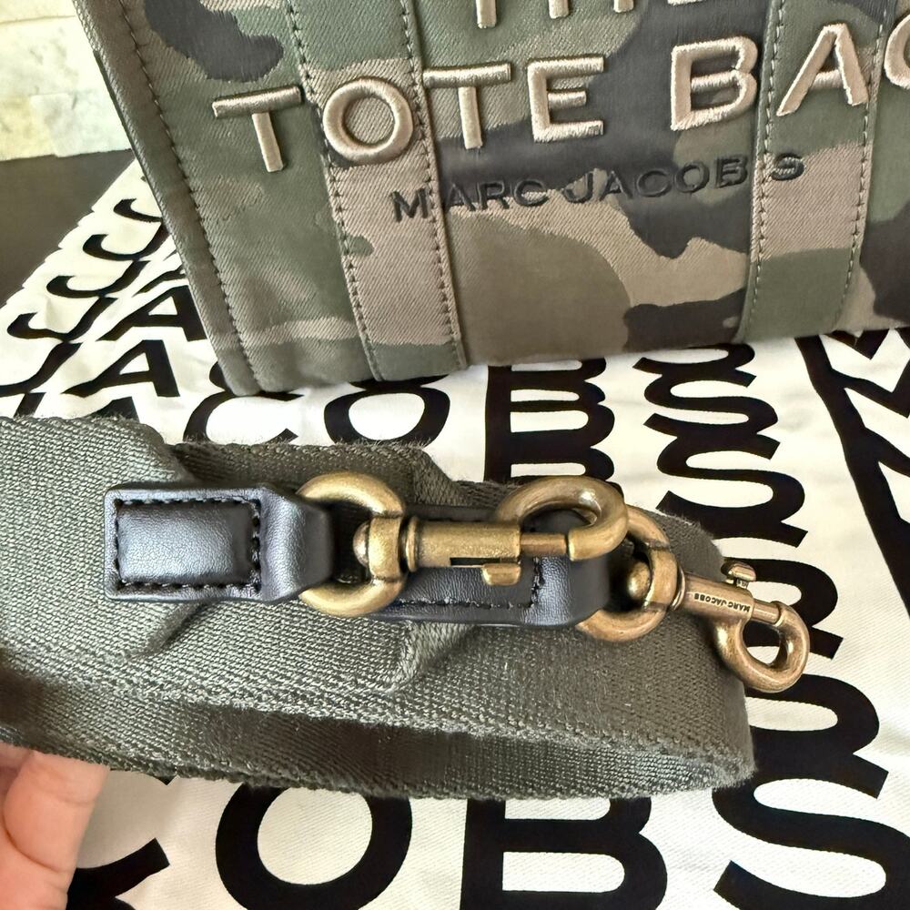 Limited‼️Marc Jacobs The Camo Jacquard Small Tote Bag 2S4HTT003H03 $295 - Picture 3 of 10
